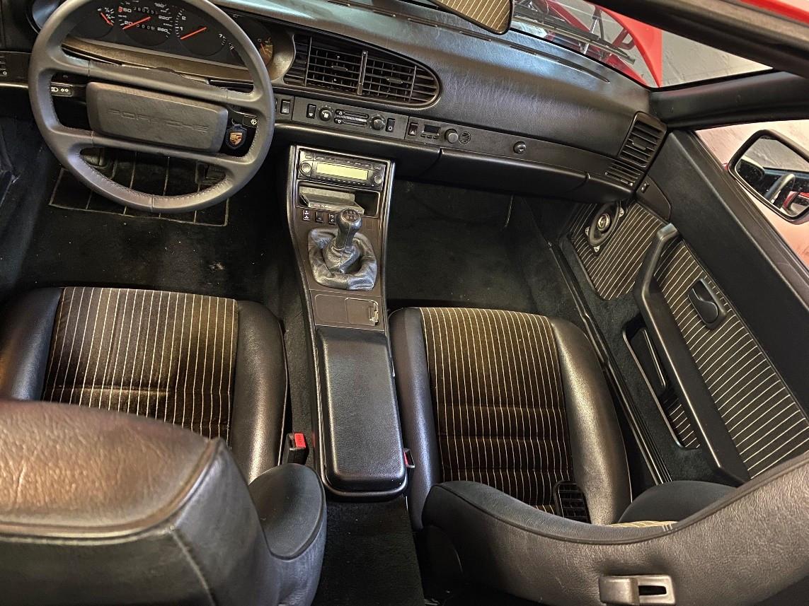 Porsche 944 S2