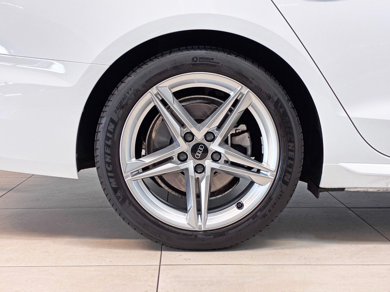 Audi A4 Avant 40 2.0 TDI quattro S-Line AHK StandHeiz foto 23