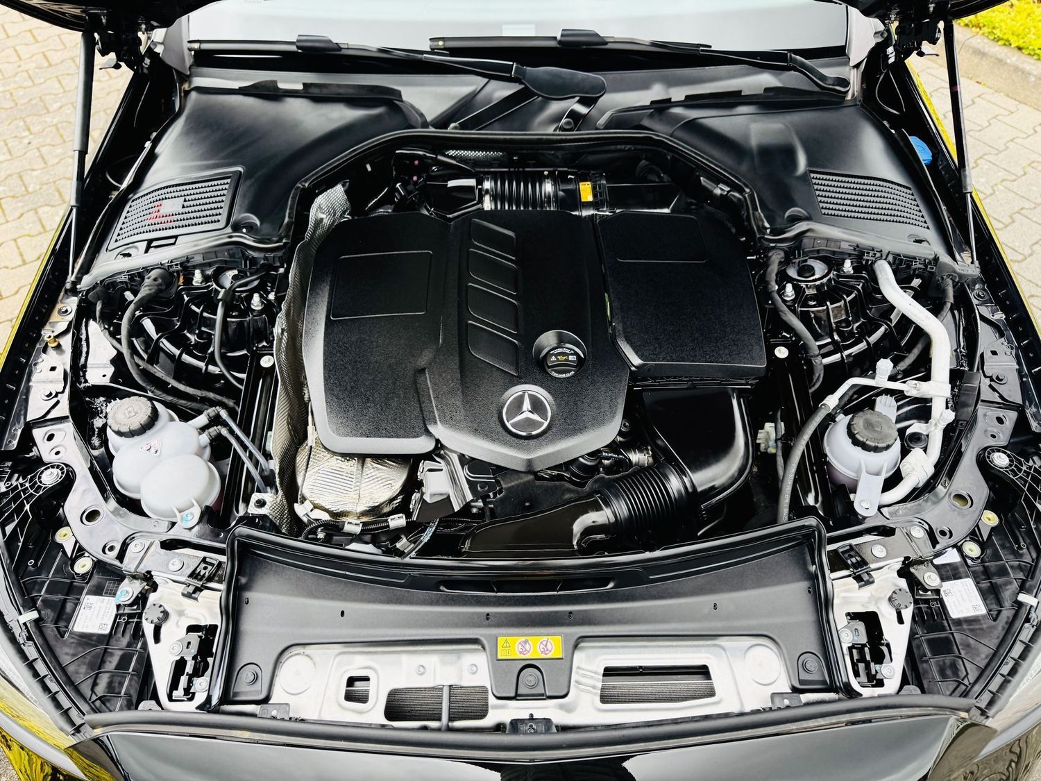 Fahrzeugabbildung Mercedes-Benz C 220 d AVANTGARDE, 360°, AHK, LED, PTS, Navi, S