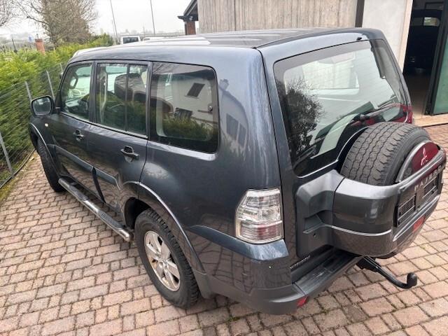 MITSUBISHI PAJERO 3.2 DI-D 16V AUT. 5P. INSTYLE 170 ch BVA - Historique Entretien Disponible