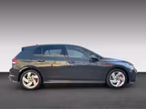 Volkswagen Golf VIII GTI 2.0 TSI 7-Gang DSG App-Connect - Volkswagen Golf 7 mit Benzin-Antrieb
