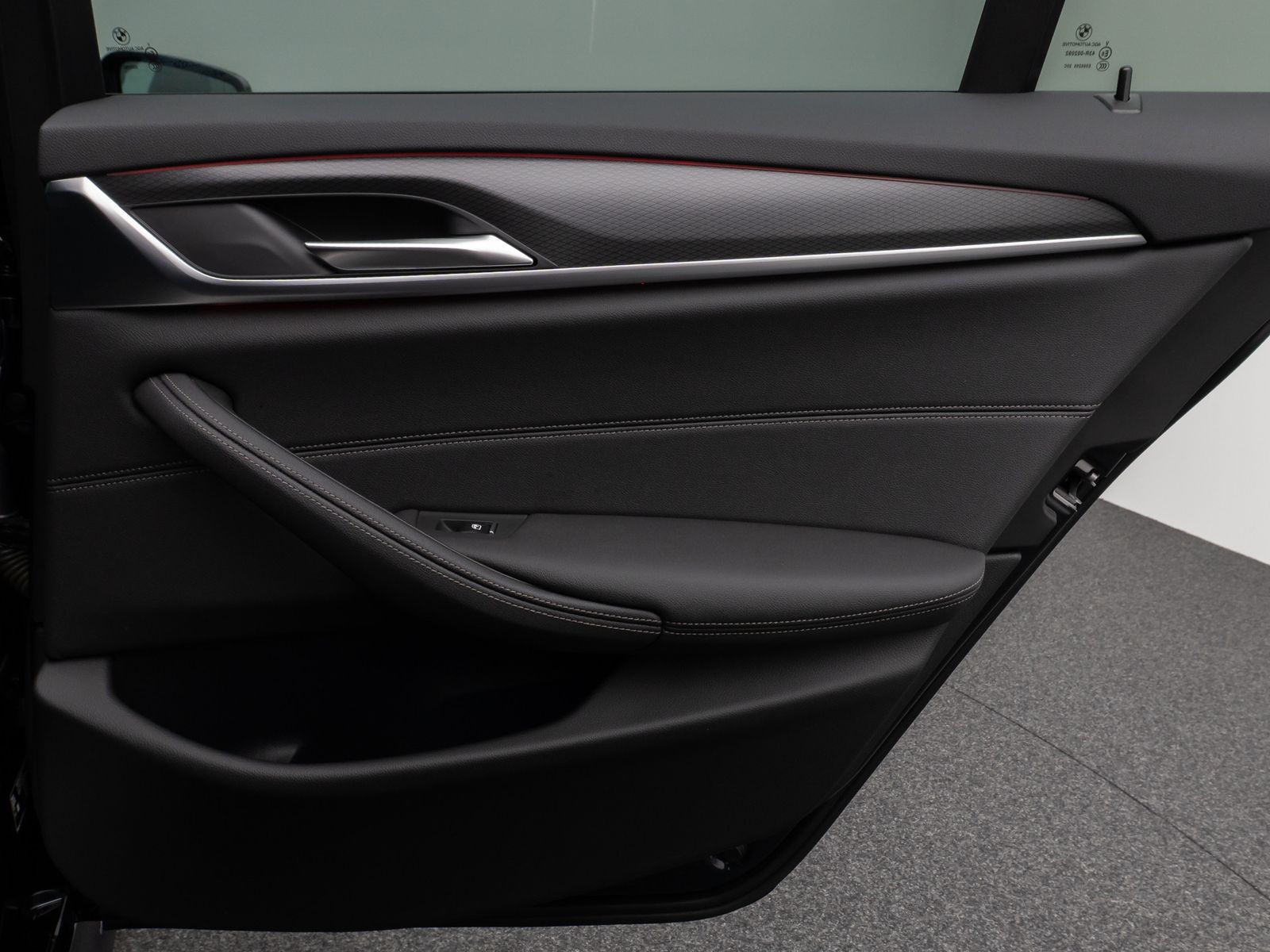 Fahrzeugabbildung BMW 530d xD M Sport Kamera Laser HUD DAB AHK Komfort