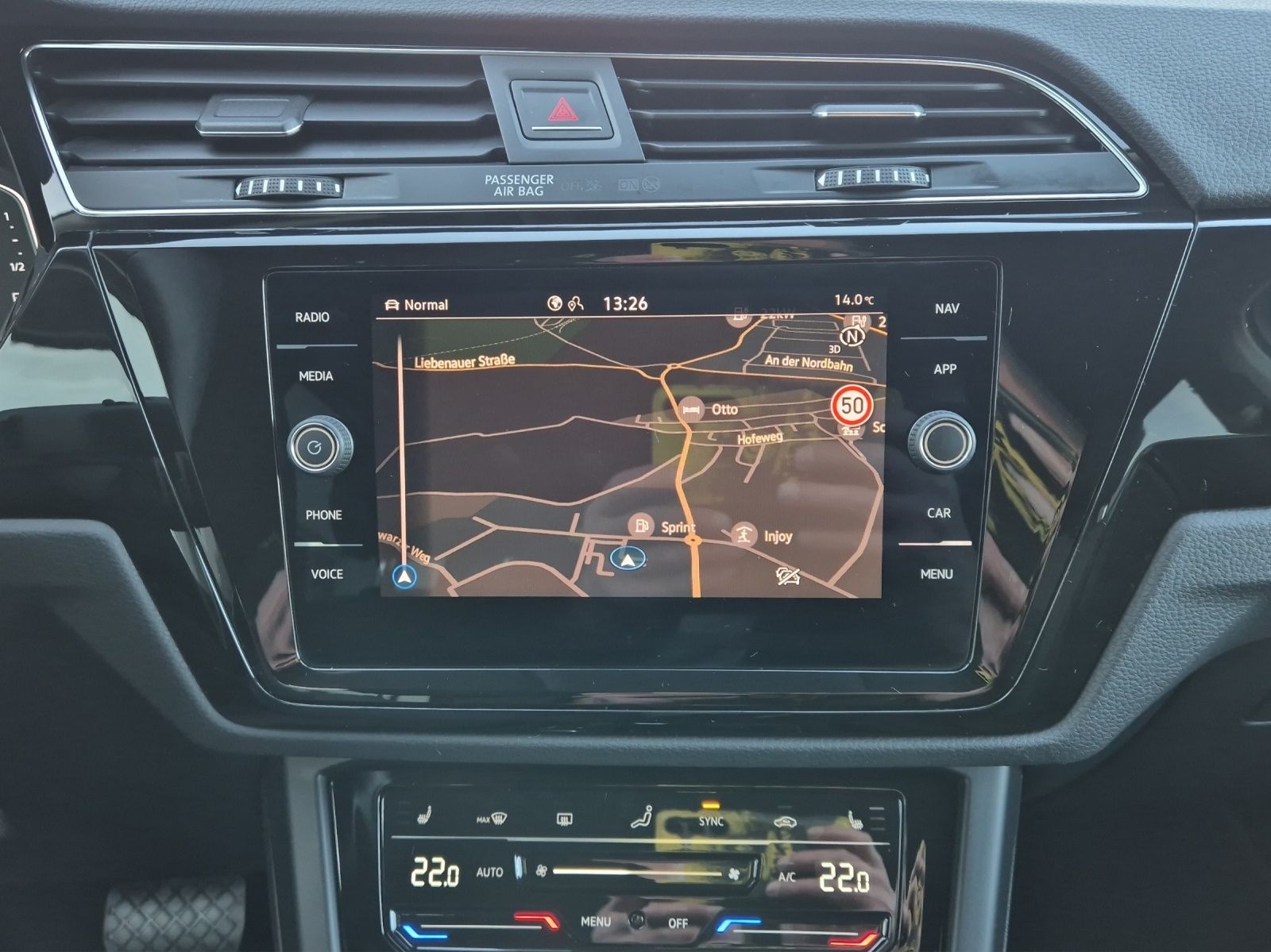 Fahrzeugabbildung Volkswagen Touran TSI Comfortline DSG R-Line LED Navi AID A