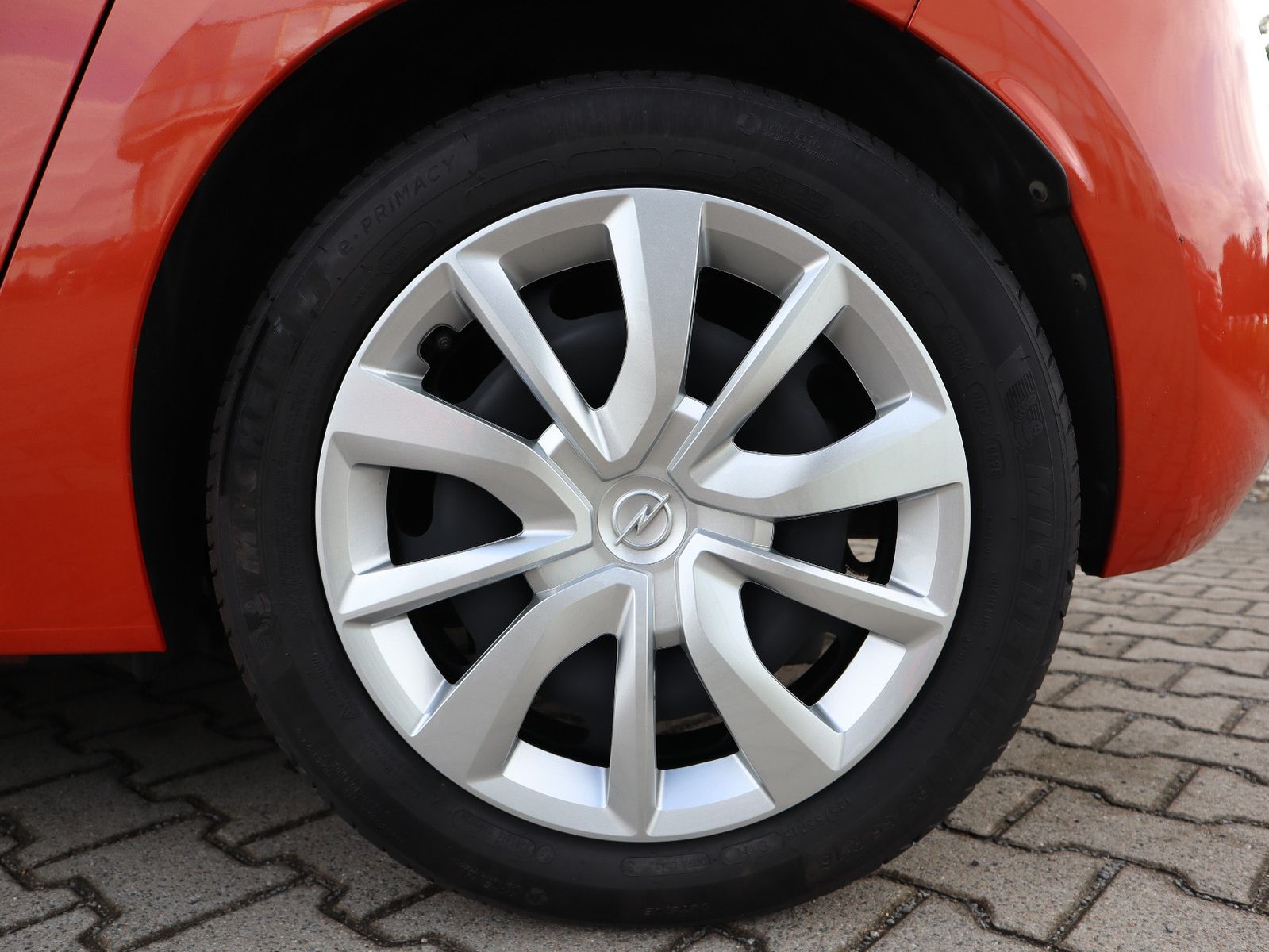 Opel Corsa F e 100kW Edition SHZ/Klima//180°/DAB+/3ph imagem 3