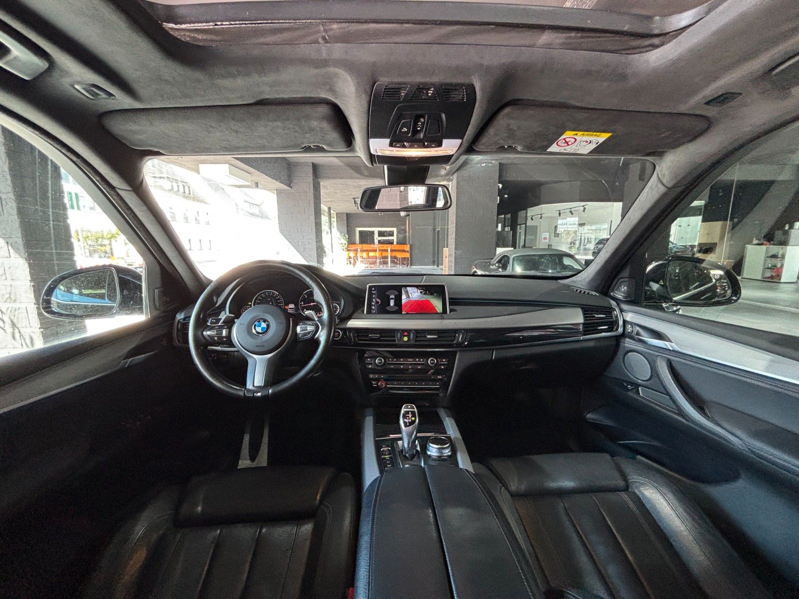 Fahrzeugabbildung BMW X5 xDrive40d *M-Paket*HUD*Pano*Harman-Kardon*KAM