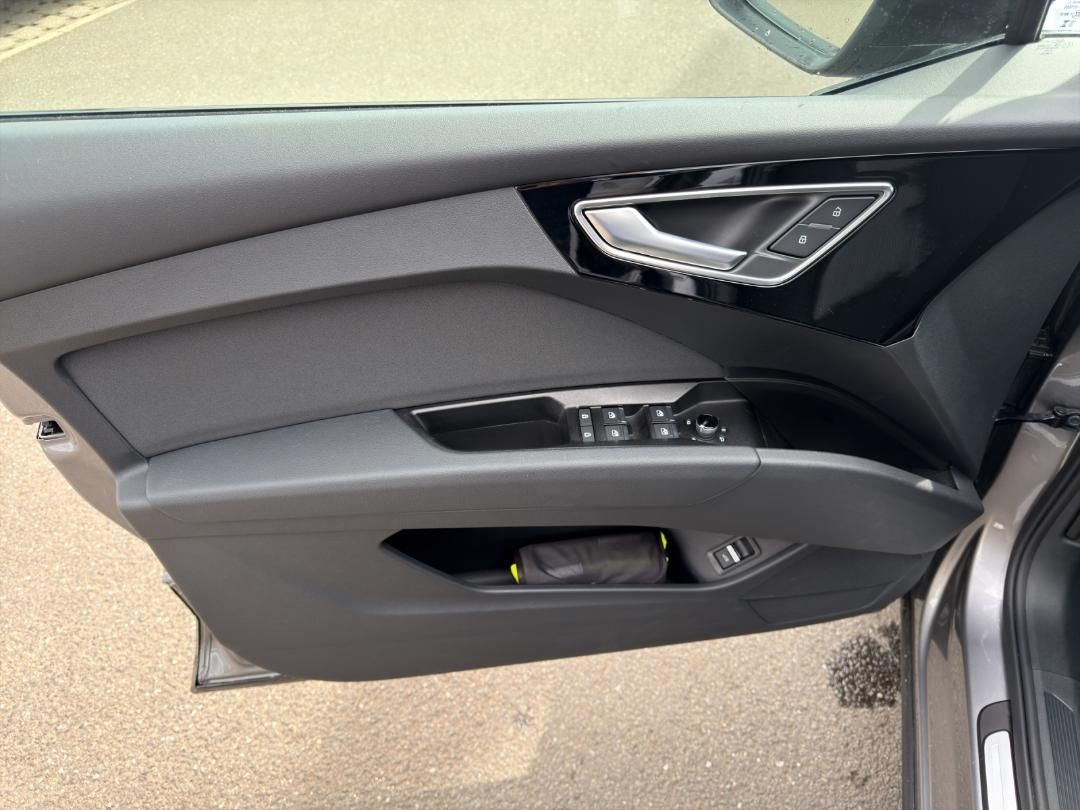 Fahrzeugabbildung Audi Q4 e-tron 40 S Line AHK,HUD,Kamera,LED,Matrix,LM