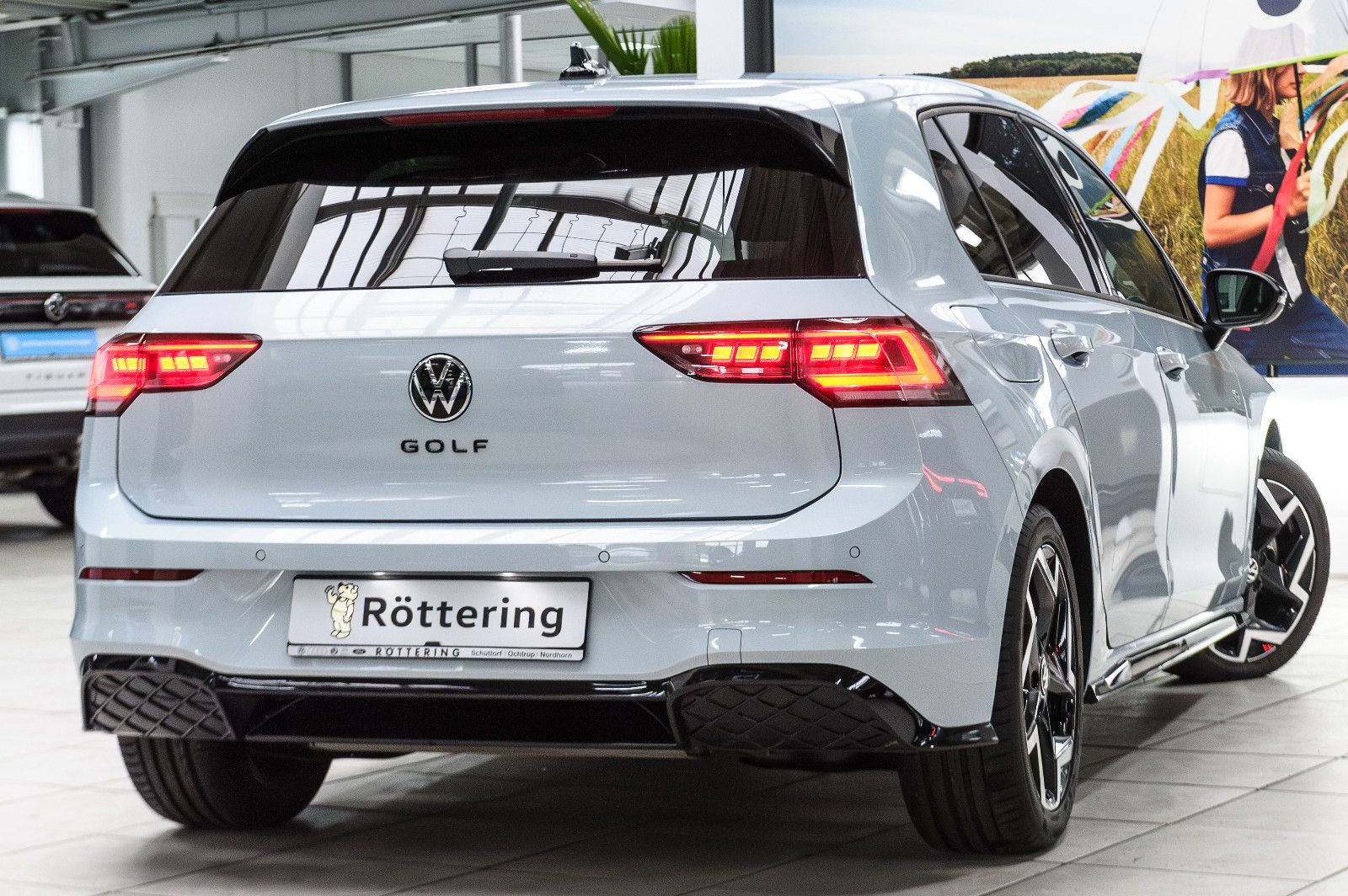 Fahrzeugabbildung Volkswagen Golf VIII 2.0 TDI R-Line IQ-LIGHT+BLACK-STYLE