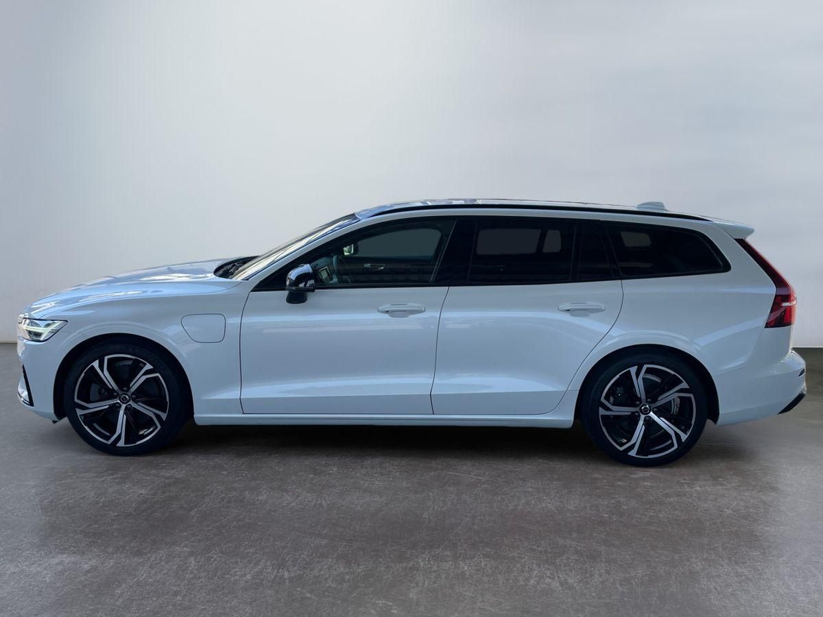 Volvo V60 Kombi Plus Dark T8 Recharge Plug-In Hybrid A foto 3