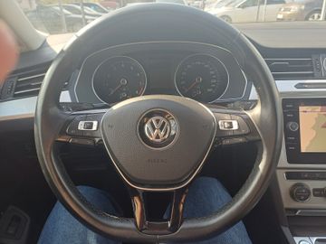 Volkswagen Passat Variant - 11