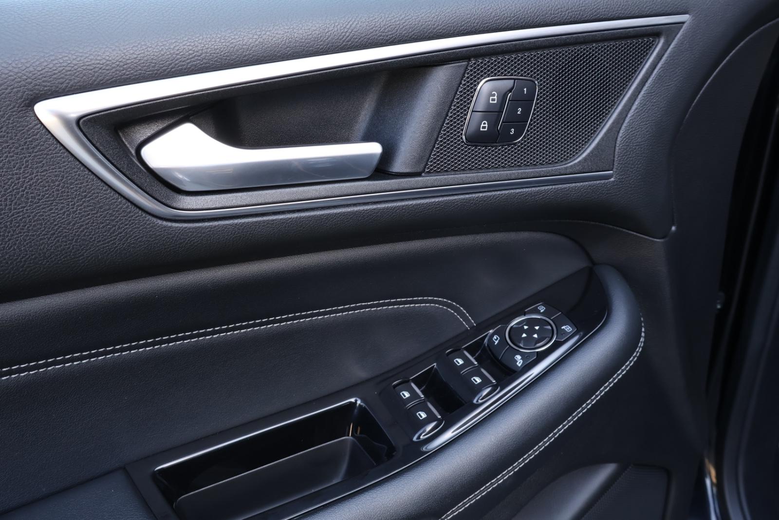 Ford Edge Titanium 4x4 LED/SHZ/NAV/TEMP
