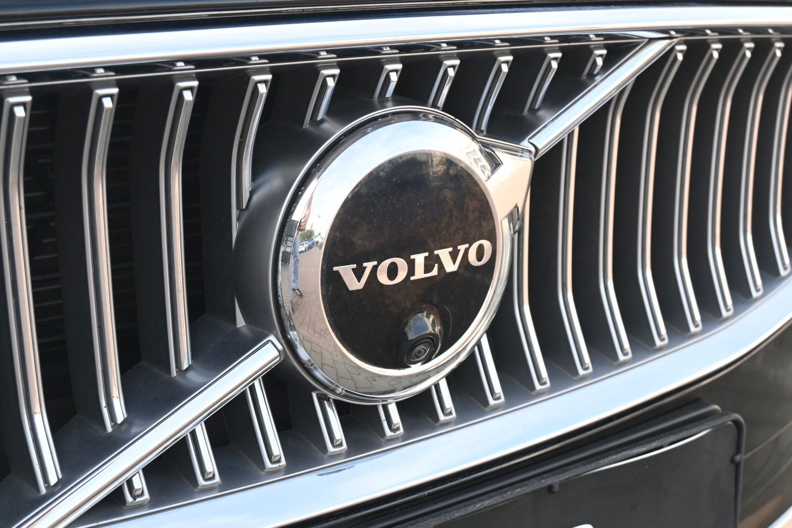 Fahrzeugabbildung Volvo V90 B4 D Plus Bright*STDHZG*360°*PANO*ACC*AHK