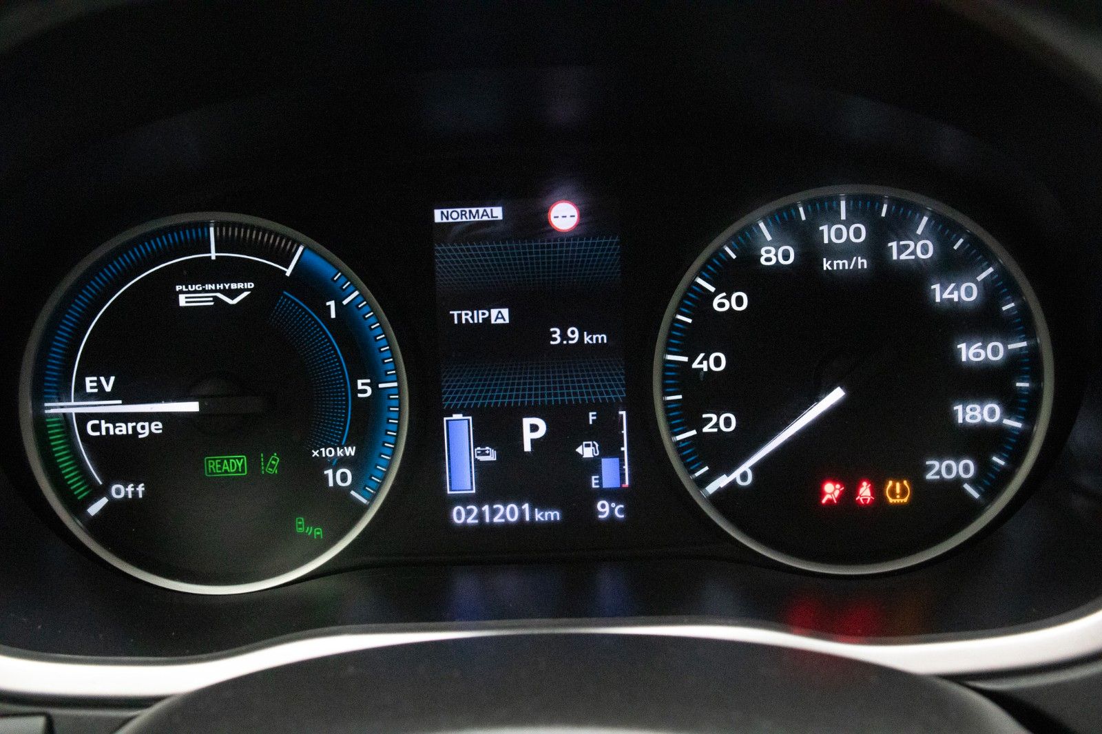 Fahrzeugabbildung Mitsubishi Eclipse Cross 2.4 PHEV TOP 4WD Leder*Navi*Pano.
