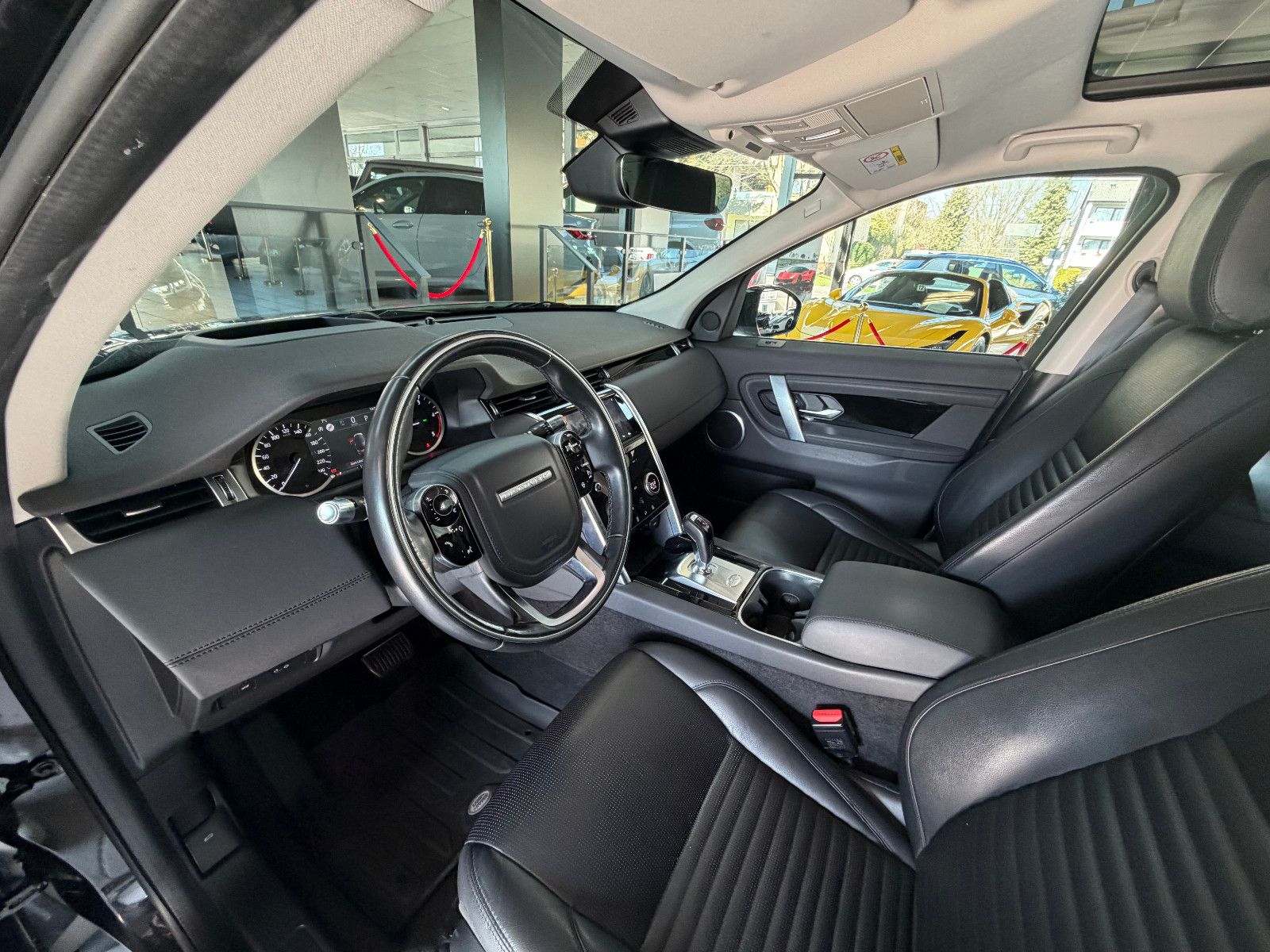 Fahrzeugabbildung Land Rover Discovery Sport S /PANORAMA/HUD/KAMERA/ACC