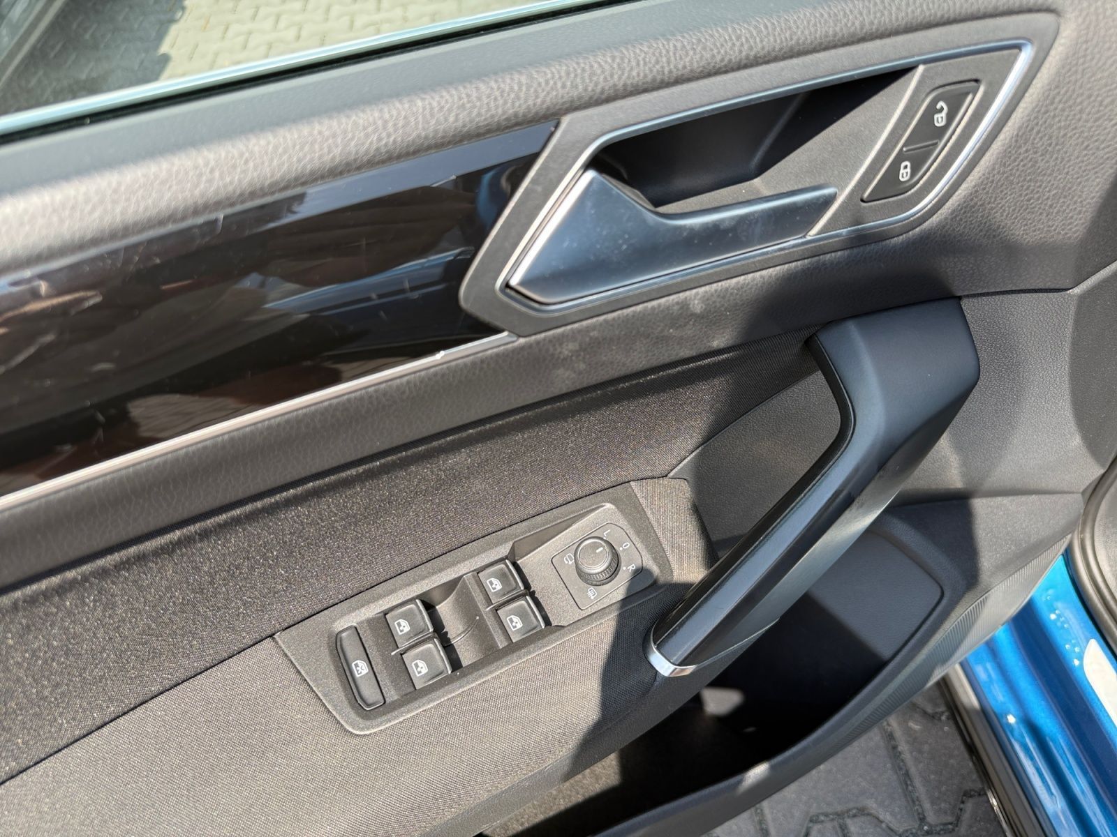 Fahrzeugabbildung Volkswagen Touran 1.4 TSI Highline R-LINE KAMERA ACC
