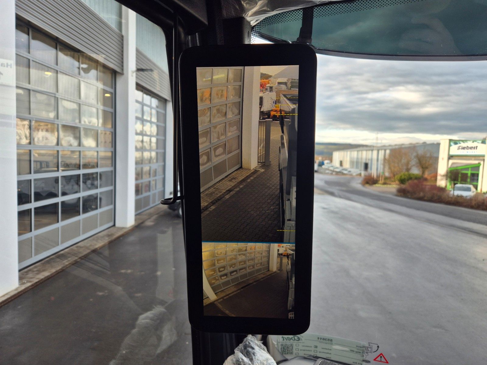 Fahrzeugabbildung Iveco AD410T46W 8x8 Hinterkipper Hydr. Klappe