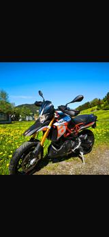 Aprilia Dorsoduro 900