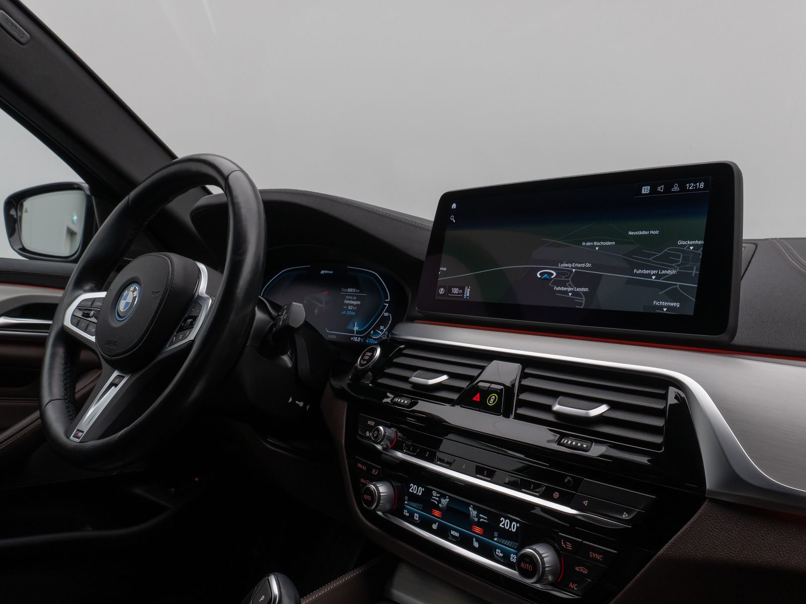 Fahrzeugabbildung BMW 530e LuxuryLine Kamera Laser HUD DAB H/K Komfort