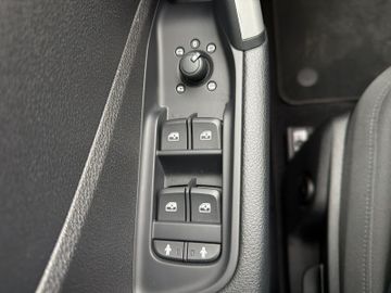 Audi Q2 35 TFSI Advanced KAMERALEDTEMPOMAT