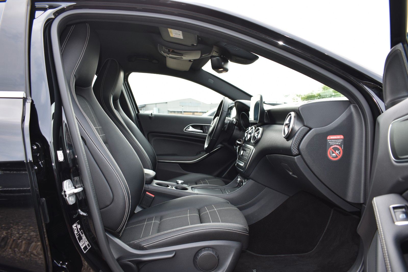 Fahrzeugabbildung Mercedes-Benz A 180 BlueEfficiency Urban Autom. Navi Kamera