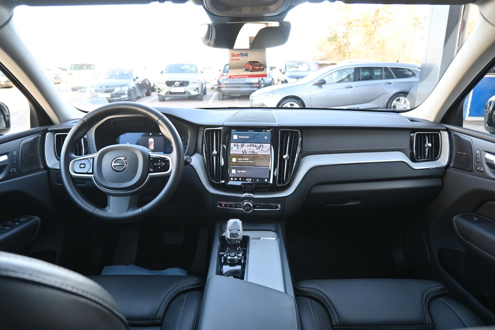 Fahrzeugabbildung Volvo XC60 B5 AWD Ultra Dark*LED*PANO*H&K*LUFT*360*HUD