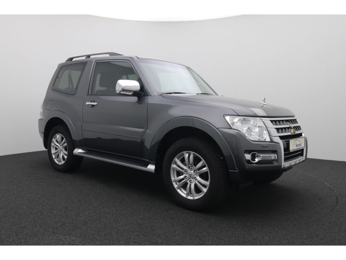 Fahrzeugabbildung Mitsubishi Pajero GLS 3,8L 4WD AHK, AppleCP, Pano, Schiebed