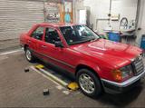 Mercedes-Benz Mercedes W124 E Klasse 230 Rot TÜV 06/26 - Mercedes-Benz E 230: W124