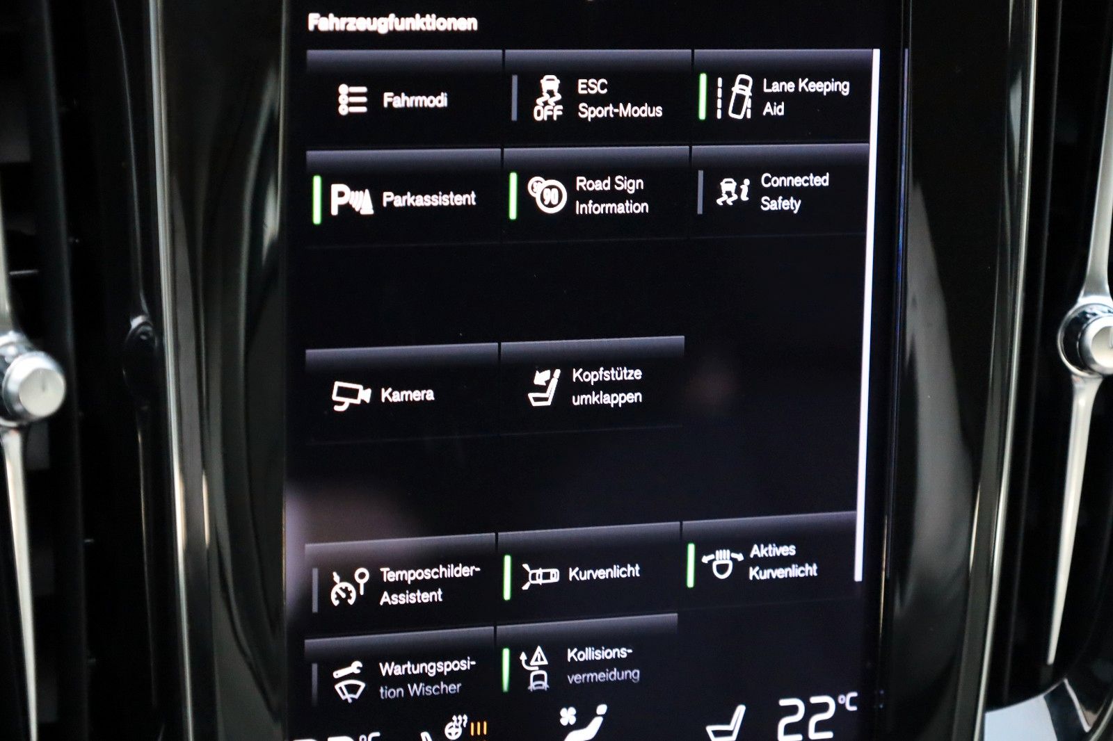 Fahrzeugabbildung Volvo V60 B4 D, Momentum Pro,Leder,Navi,SH,Kamera,ACC