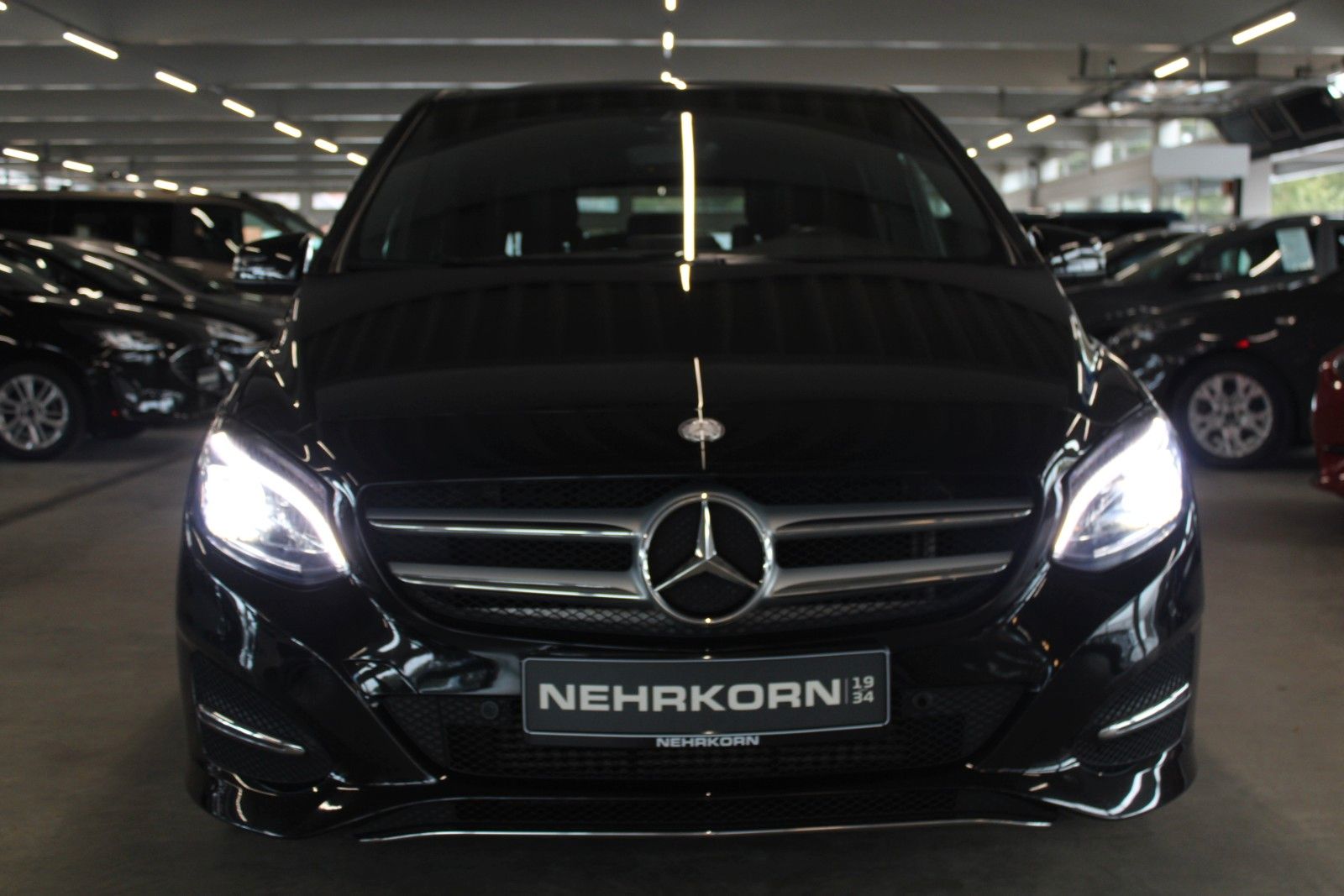 Fahrzeugabbildung Mercedes-Benz B 180 CDI Urban NAVI + PANORAMADACH + AHK