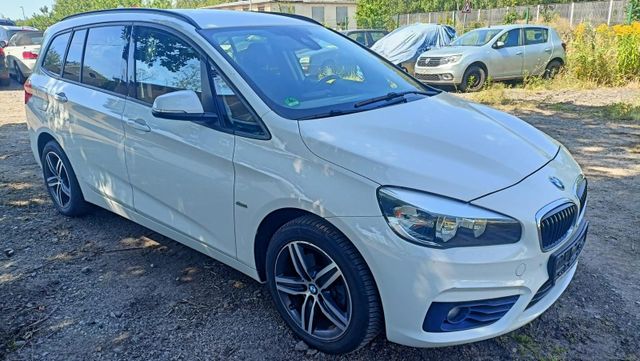 BMW 218i Gran Tourer Sport Line 1.5i Automatik