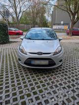 Ford Fiesta 1.25 60kw silber metallic 5 Tü... - Ford Fiesta aus 2010: 1.6