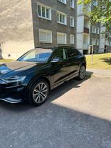 Audi Q8  - Audi Q8 von privat