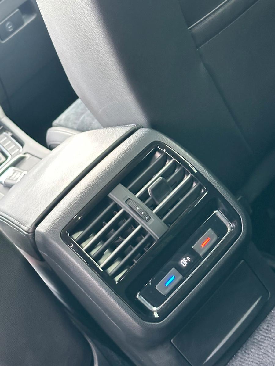 Volkswagen Passat Variant Highline / Massage/Matrix-LED/ACC