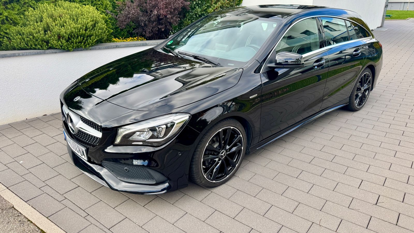 MERCEDES-BENZ CLA 180 Shooting Brake PEAK Edition,AMG,LED,Totw