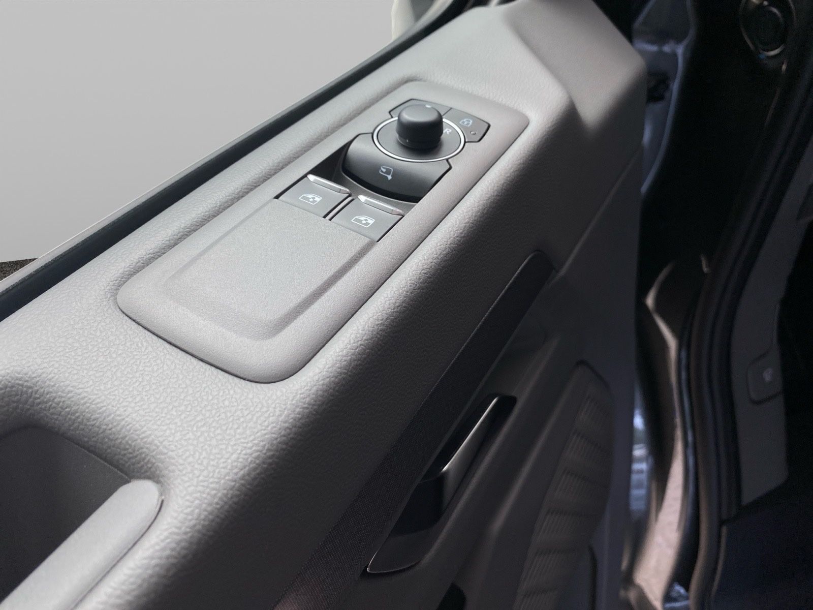 Fahrzeugabbildung Volkswagen T7 Caravelle PanAmericana 4Motion AHZV Zusatzhei