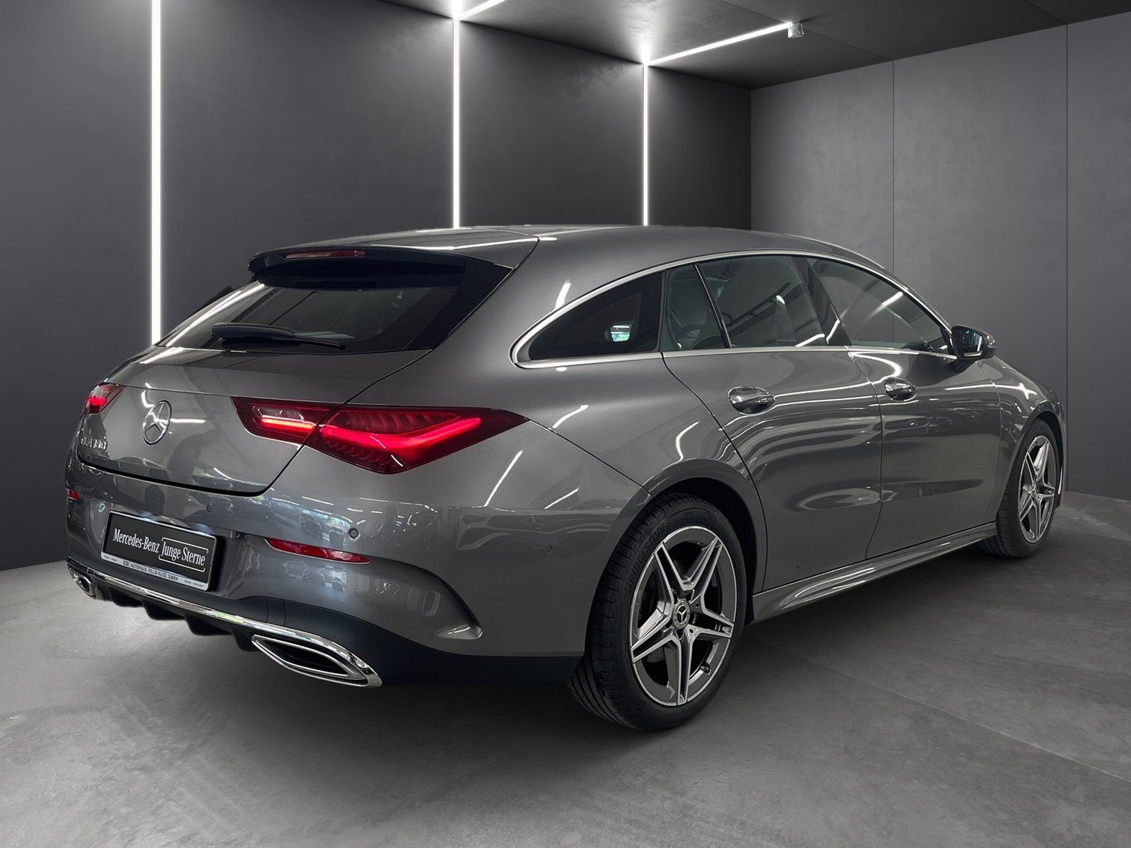 Fahrzeugabbildung Mercedes-Benz CLA 180 SB AMG Adv.*LED*Kamera*18"*CarPlay*Easy*