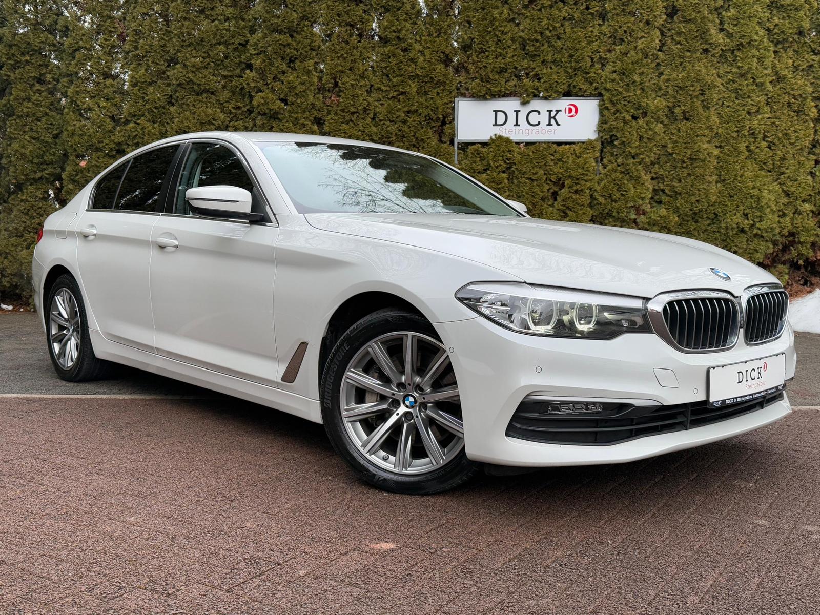 BMW 530 d Lim. Aut. LED+NAVI+STHZ+HuD+AHK+360°+TEMPO