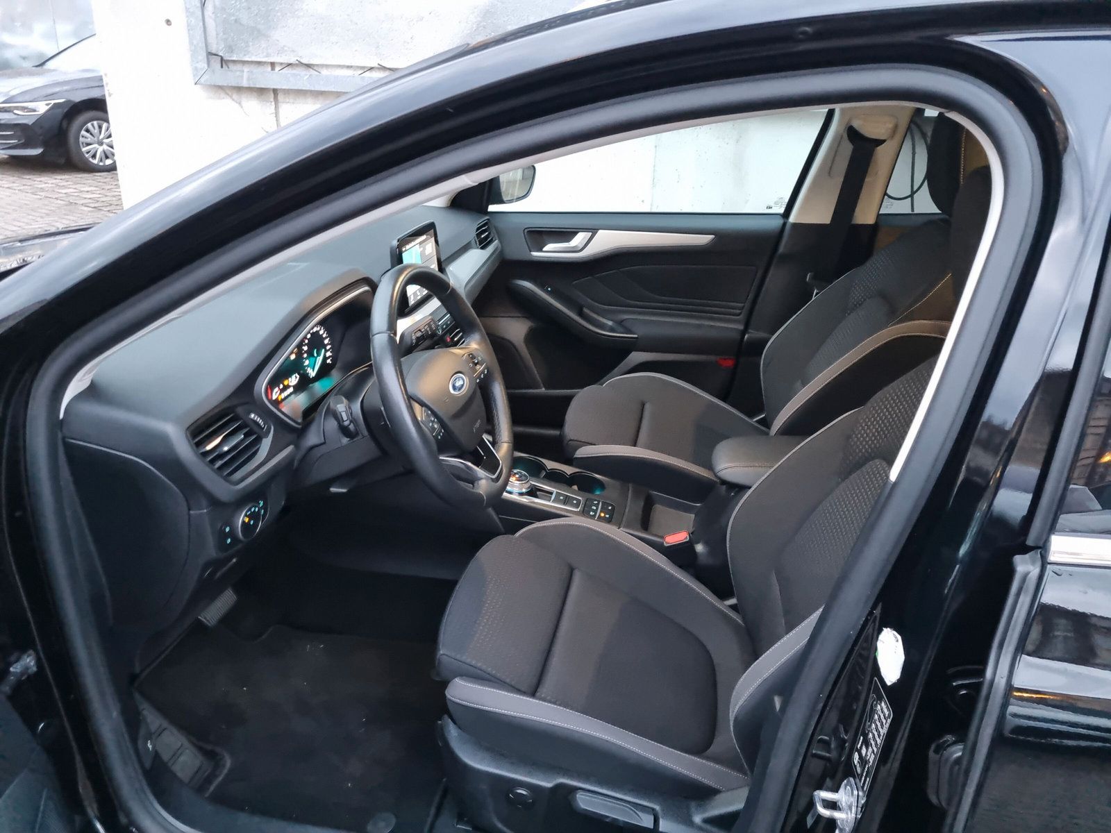 Fahrzeugabbildung Ford Focus Turnier 2.0 Cool & Connect LED SHZ KAMERA