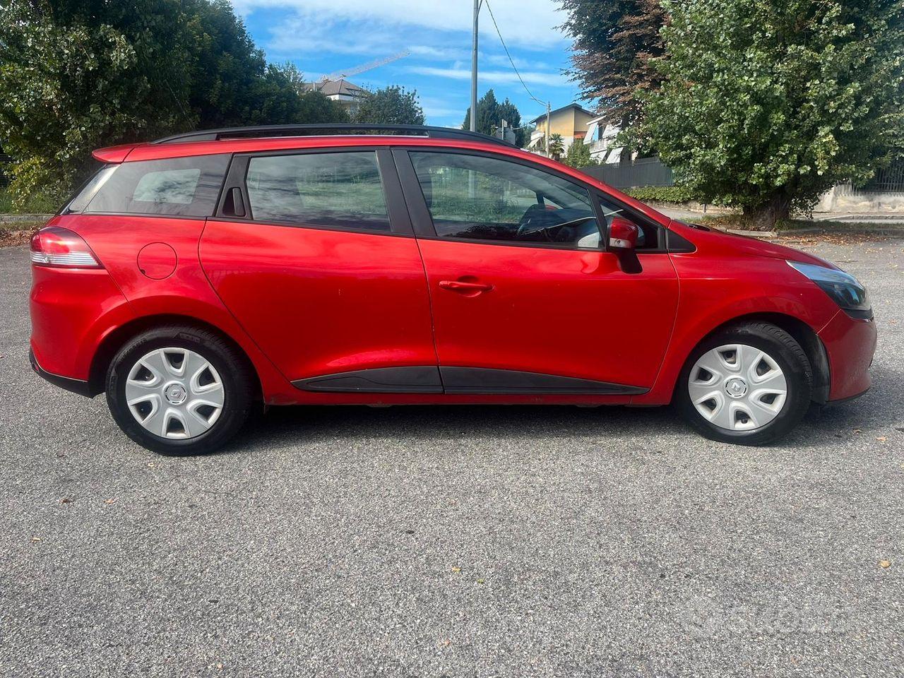 Renault Clio 2015 — rear view