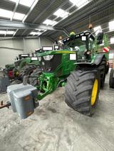 John Deere 6215R - John Deere 6215R