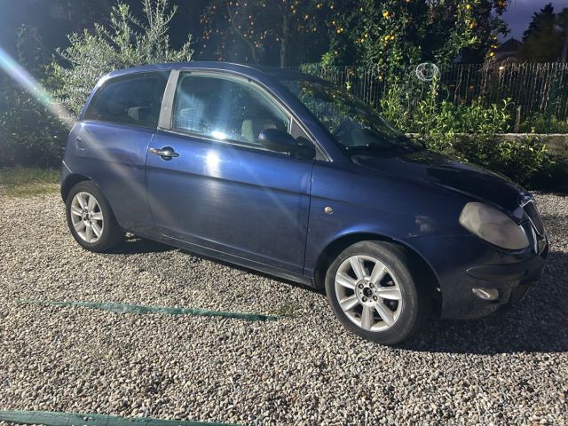 Lancia Ypsilon 1.2 16V Oro