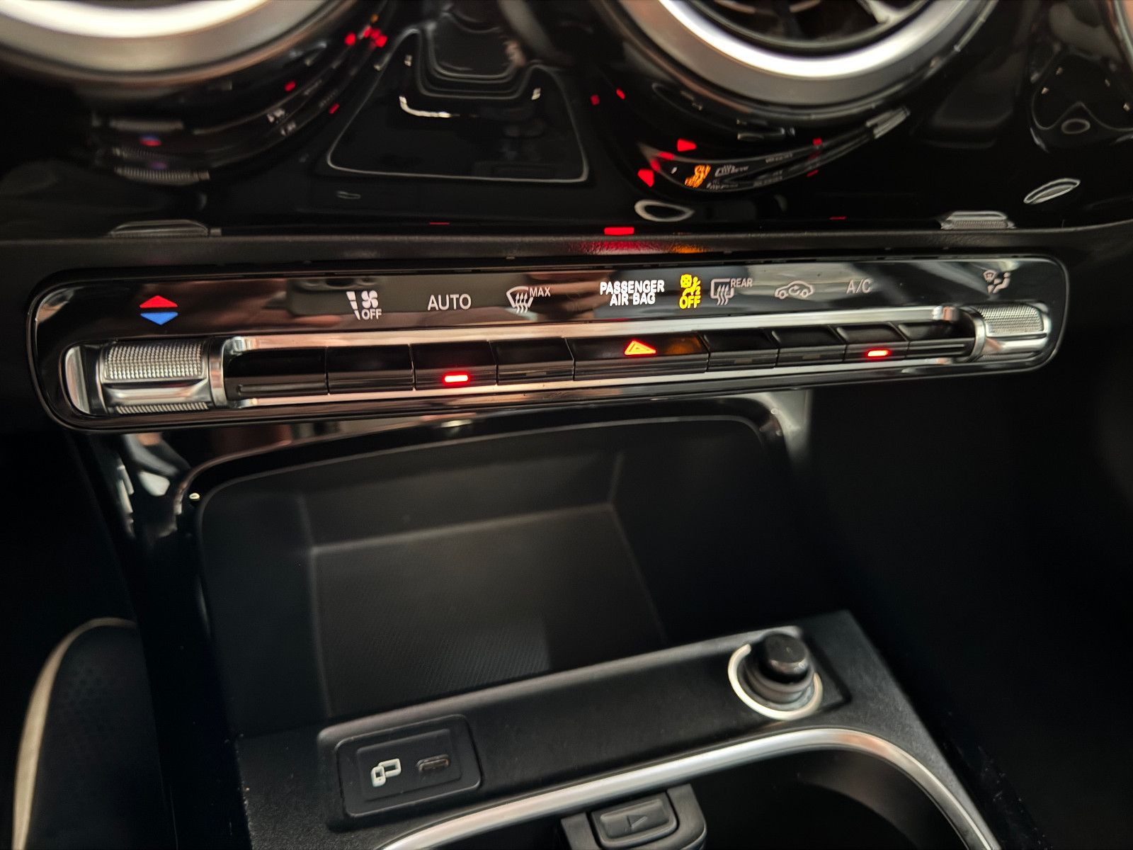 Fahrzeugabbildung Mercedes-Benz A 180 d PROGRESSIVE SPORTPAKET LED NAVI MBUX +