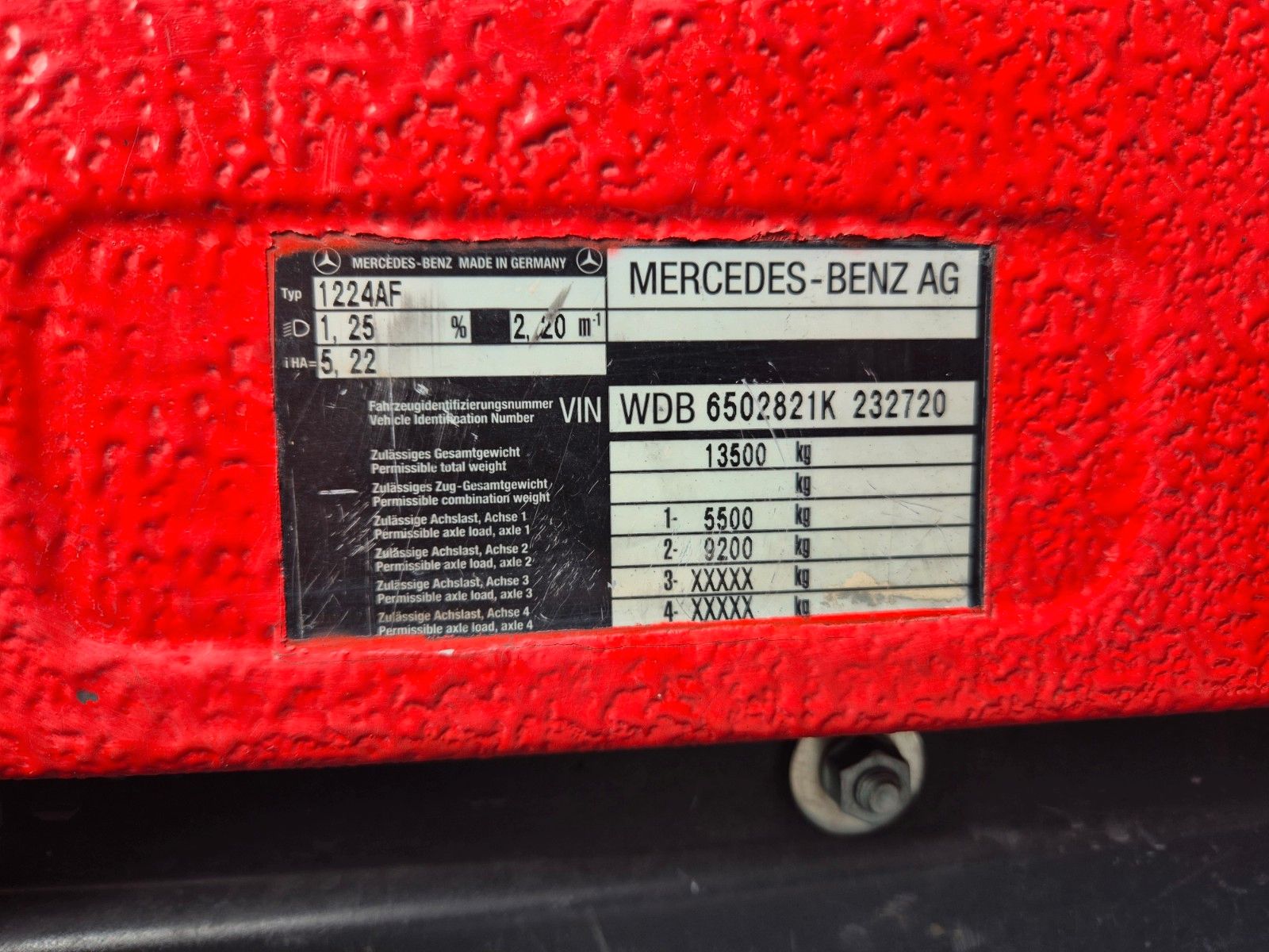 Fahrzeugabbildung Mercedes-Benz 1224 AF 16/12 Löschfahrzeug 1.680l