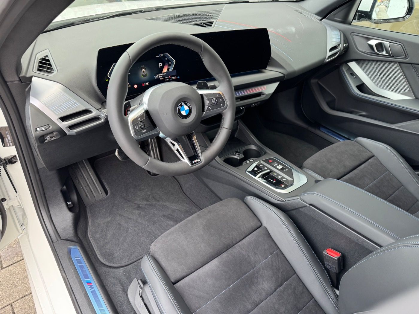 Fahrzeugabbildung BMW 220 Gran Coupé M-Sportpaket AHK/DrivAssiPlus/RFK