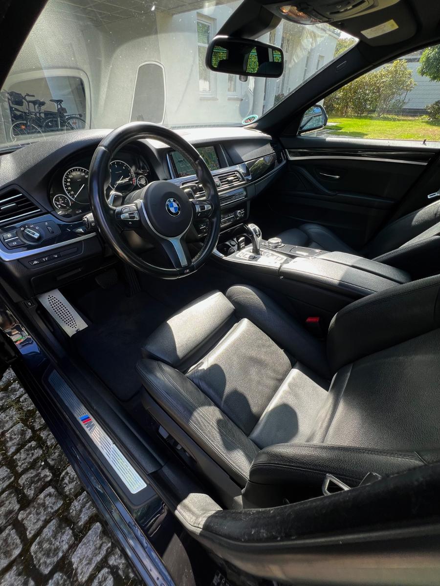 BMW 530d Touring M-Sport Leder AHK Pano HuD