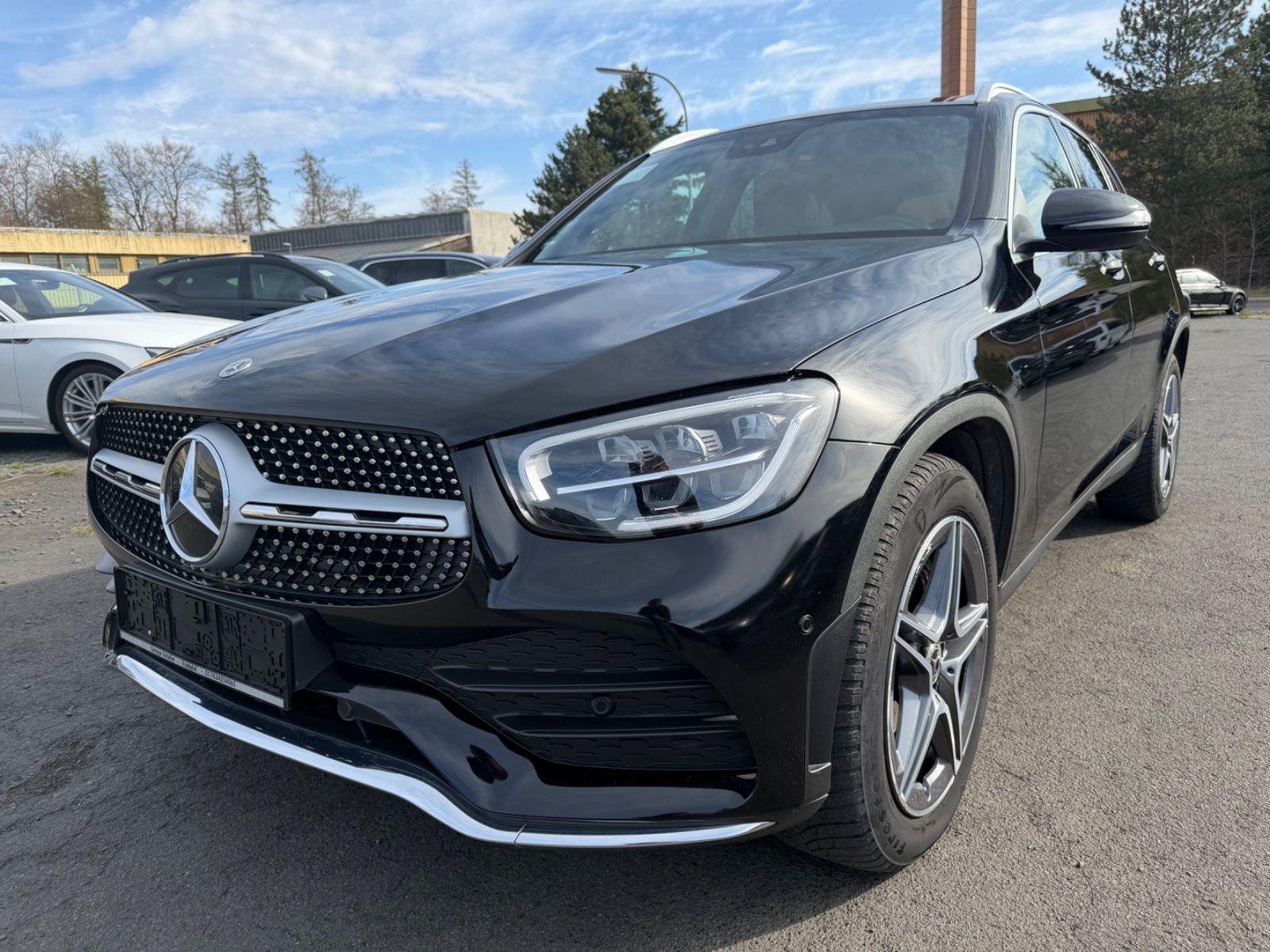 MERCEDES-BENZ GLC 220 d 4Matic AMG Pano Standheizung Digital