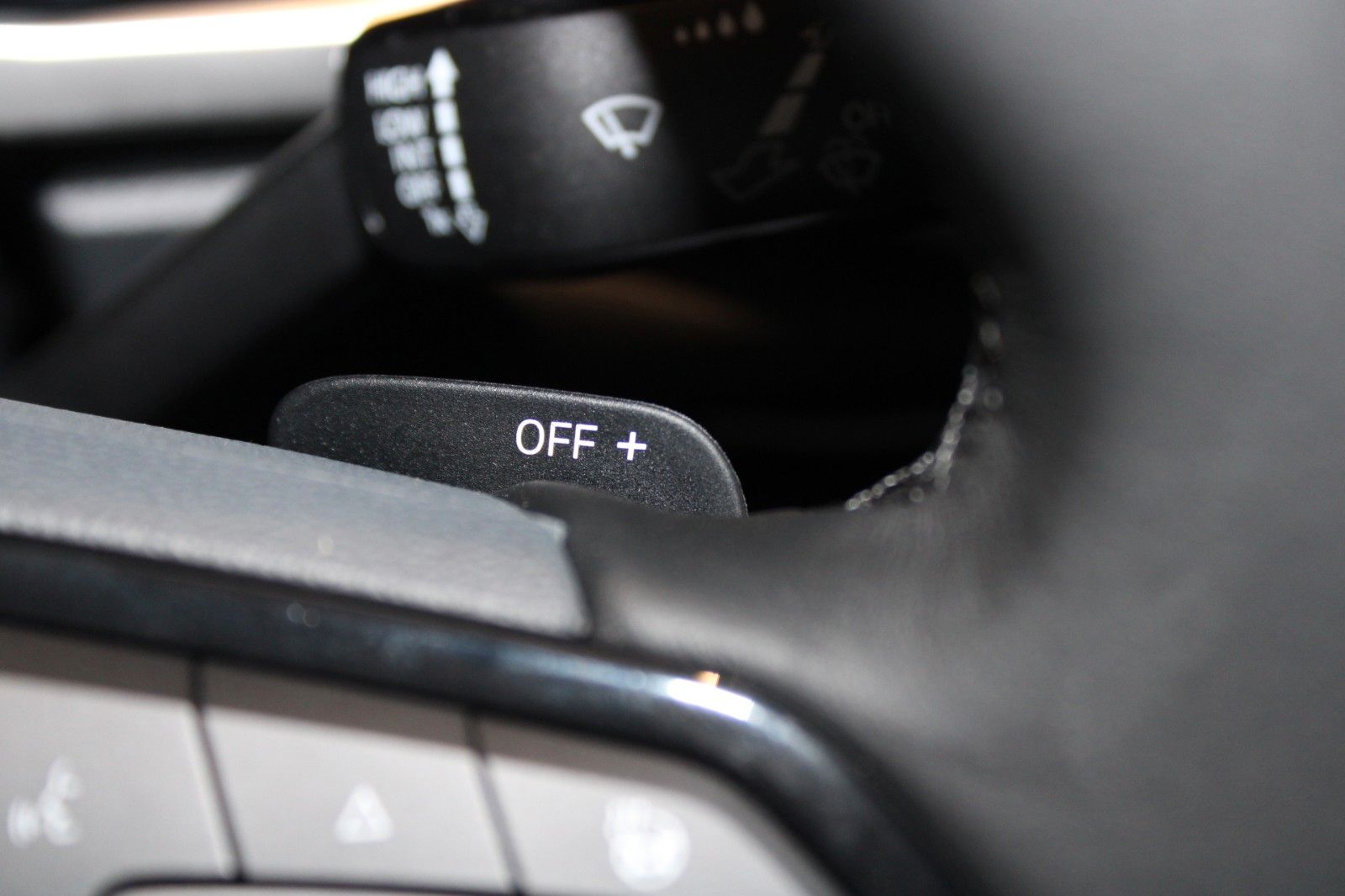 Fahrzeugabbildung Ford Tourneo Connect PHEV Titanium LED IAAC WinterP.