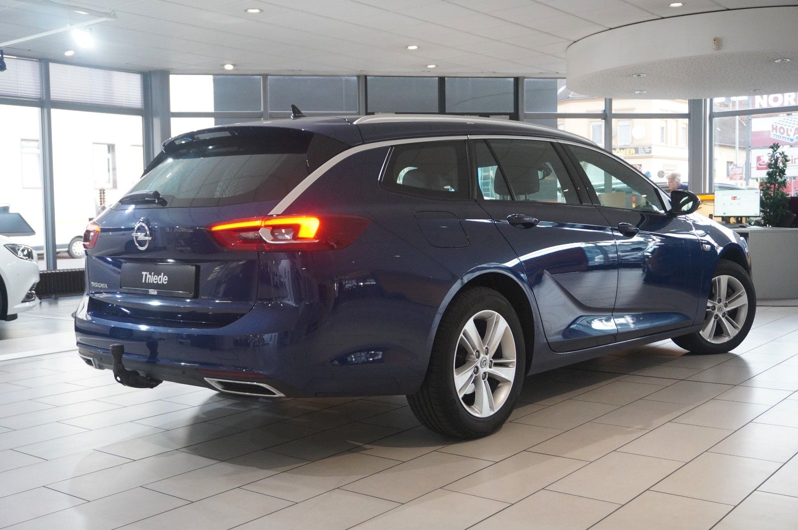 Fahrzeugabbildung Opel Insignia B ST 2.0D ELEGANCE NAVI/LED/VIRTU./AHK