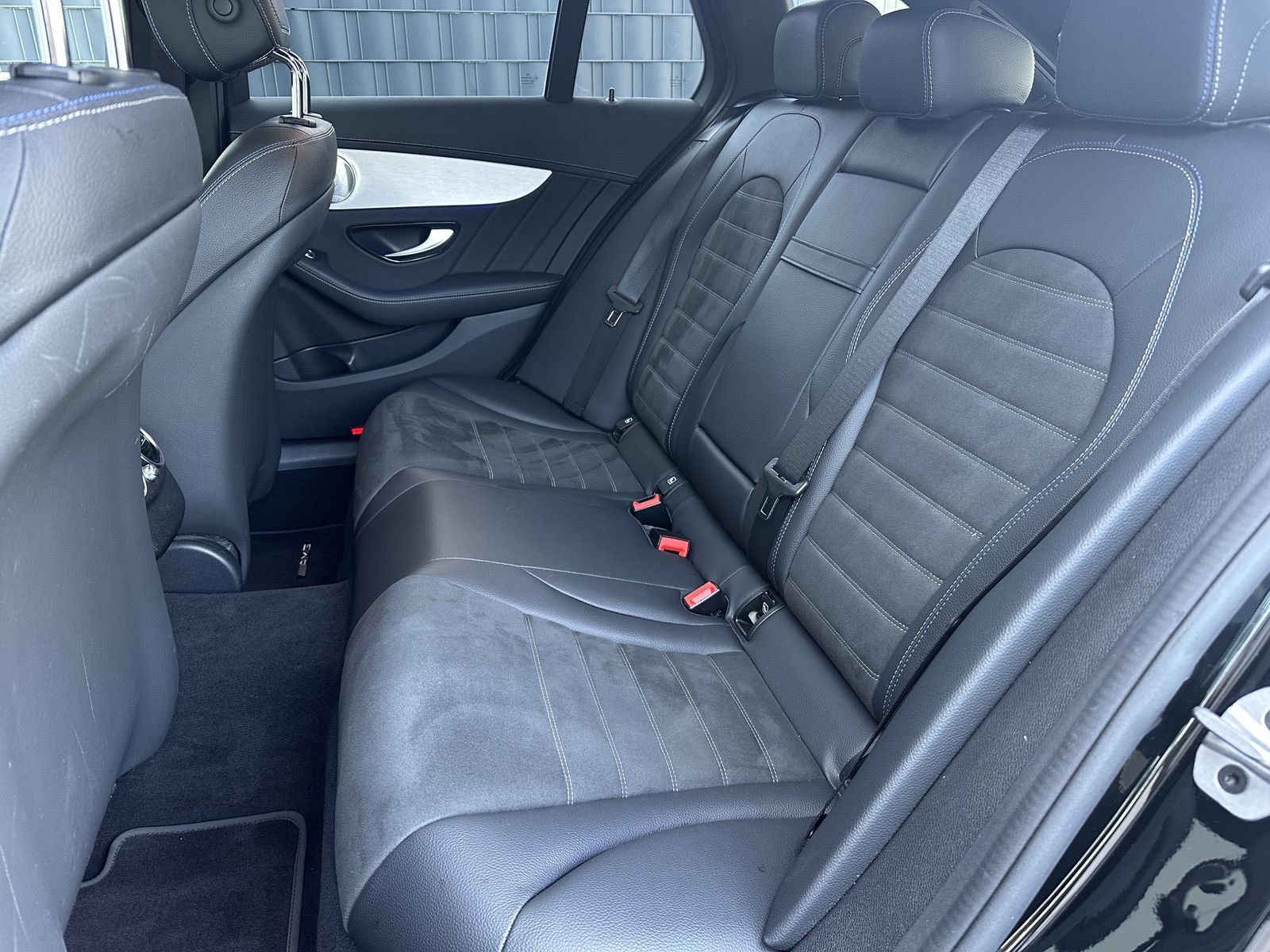 Fahrzeugabbildung Mercedes-Benz C 300de T AMG-Line NAV+LED+KAM+BURMESTER+CARPLAY