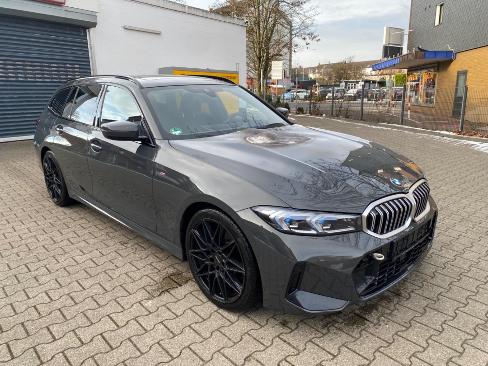 BMW 320 3 Touring 320 i M Sport*UP-Dispaly*Pano*LED*