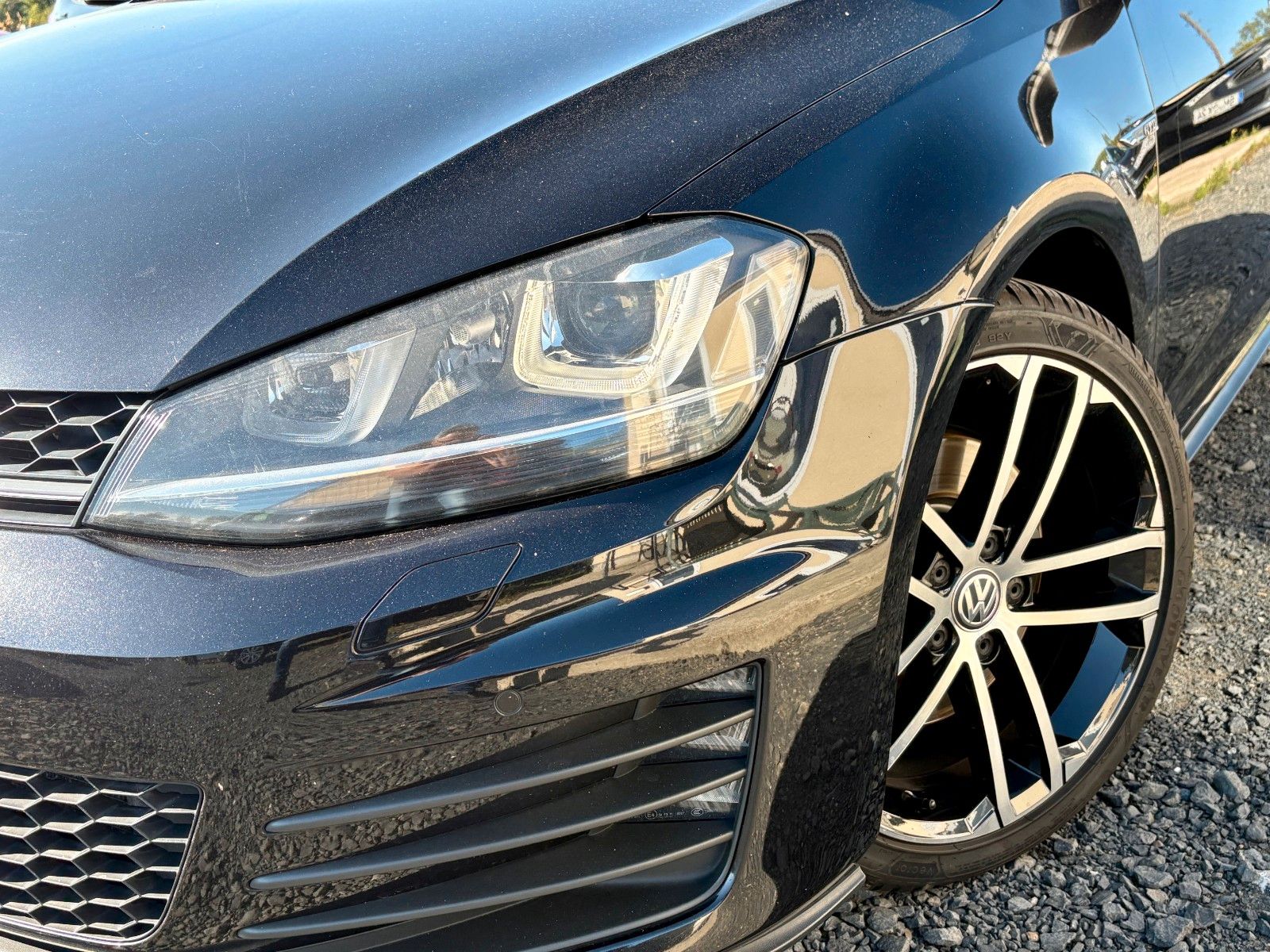 Fahrzeugabbildung Volkswagen Golf VII DSG GTD SPORT Navi Xenon 1.HAND AHK PDC